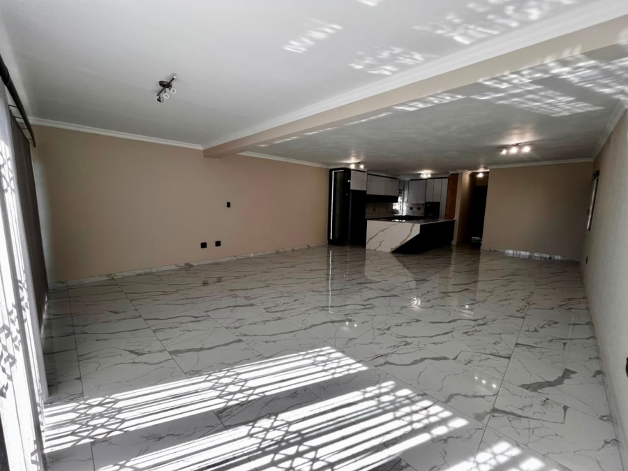 To Let 4 Bedroom Property for Rent in Cashan North West